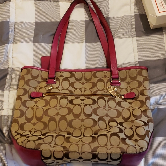 Authentic Coach Purse - Picture 5 of 6